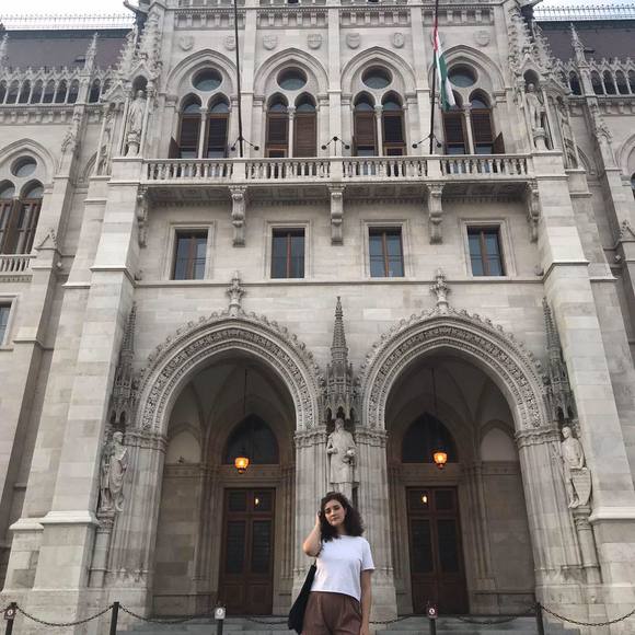 Meet your Posher, Célia - Picture 1 of 1